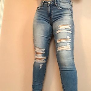 Skinny ripped jeans